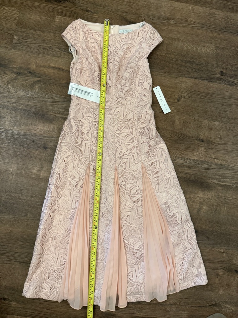 Kay Unger NWT Blush Pink Lace Fit-and-Flare Dress with Pleated Insets Size 6